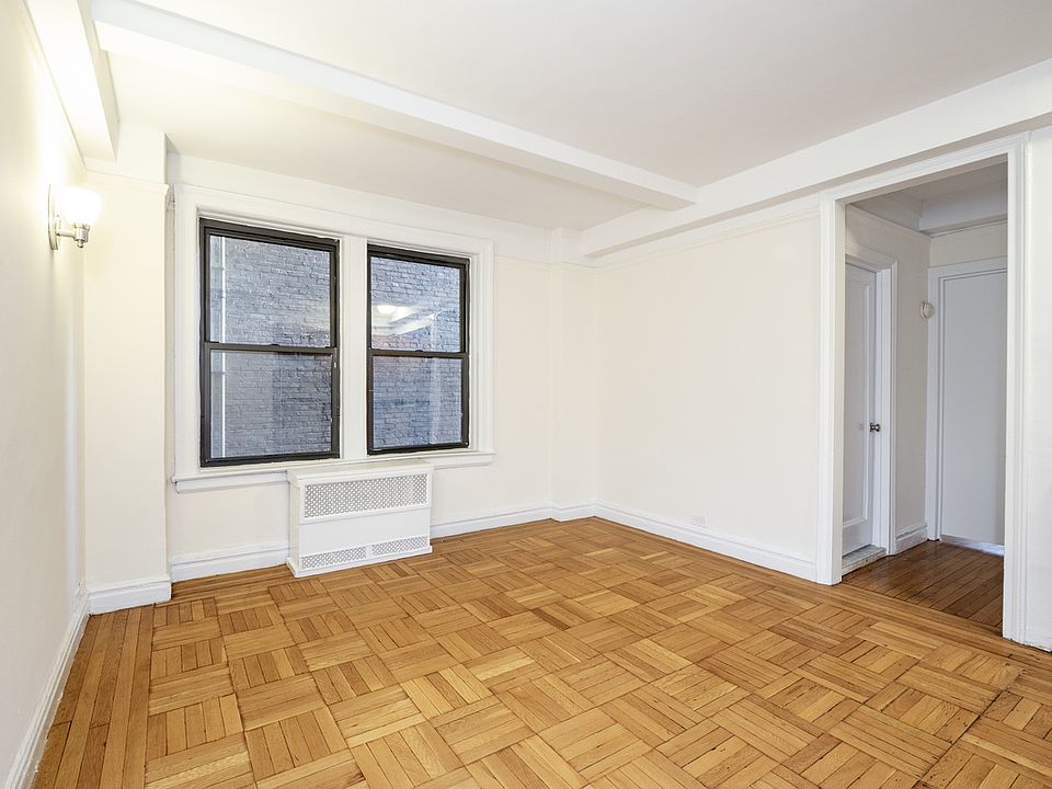 1st image of 305 Lexington Ave APT 3D