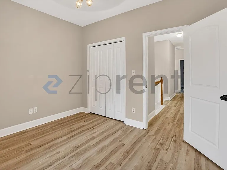 4584 Garden City Dr — Photo 30