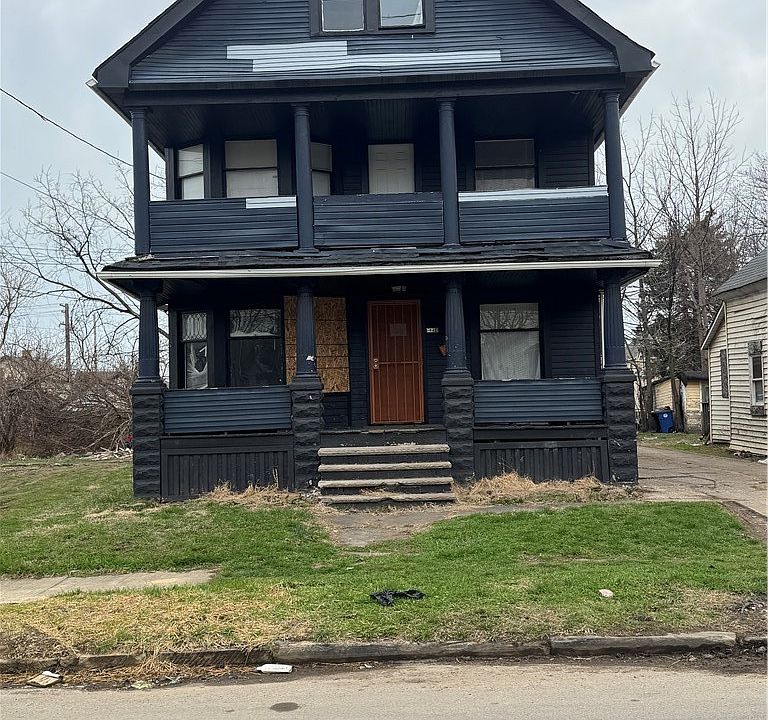 1st image of 6211 Fullerton Ave