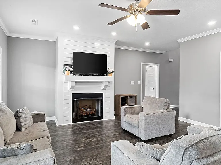 1124 Christian James Dr — Photo 17