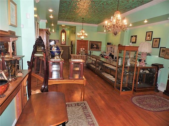 3rd image of 128 E Main St