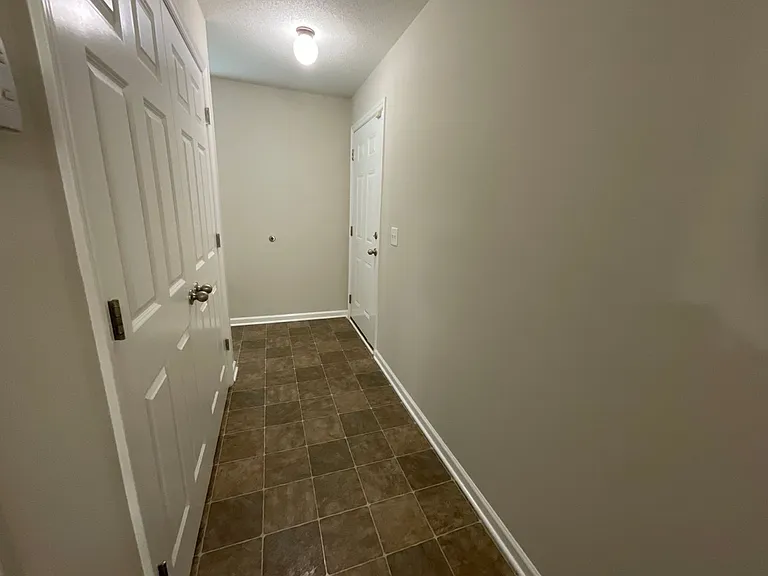 Meridian Park Apartments — Photo 140