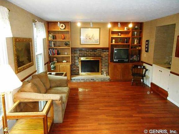 5th image of 51 Old Country Ln