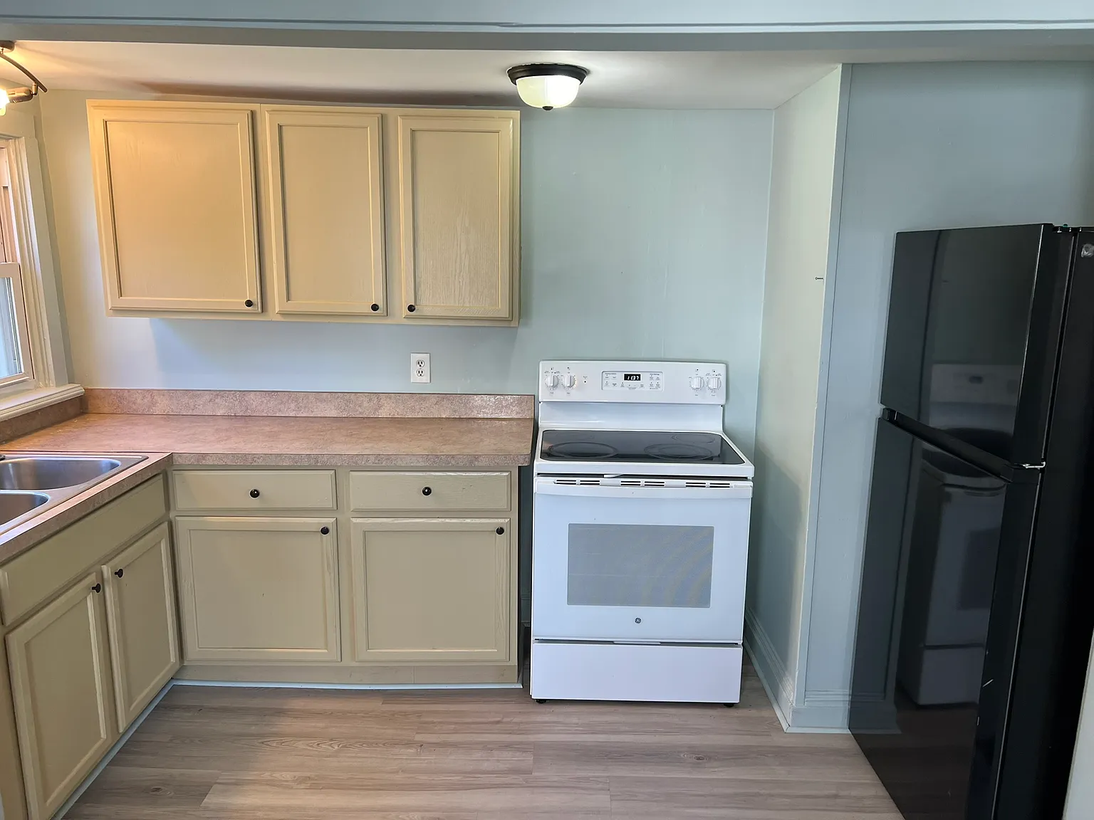 2 bed, $1,700 — Photo 2