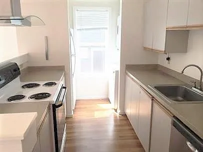 220 23rd Ave E Seattle WA 98112 LCG (S) — Photo 4