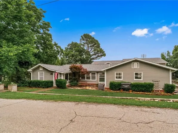 410 N Oliver Ave, Fayetteville, AR 72701