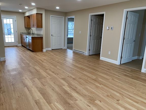 5th image of 10 Goff Ave #202