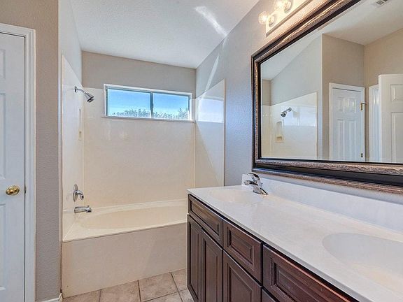 5th image of 3941 Whitey Ford Way