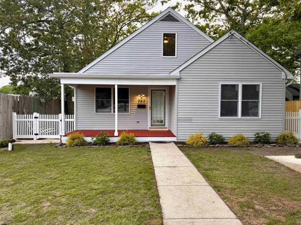 757 7th St, Somers Point, NJ 08244