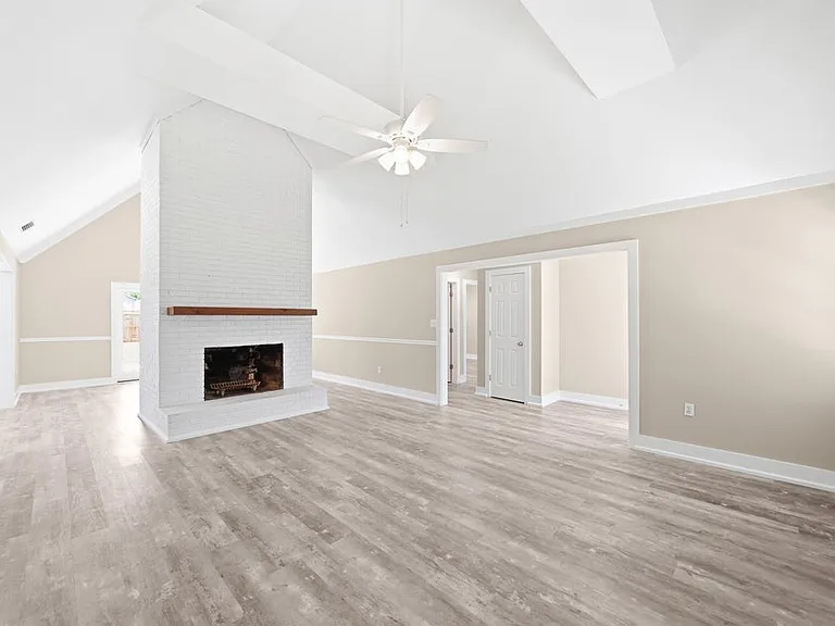 942 Rue De Palms Dr — Photo 16
