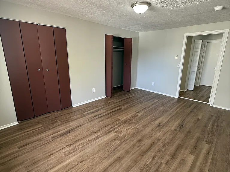 61 Warwick St #8 — Photo 7