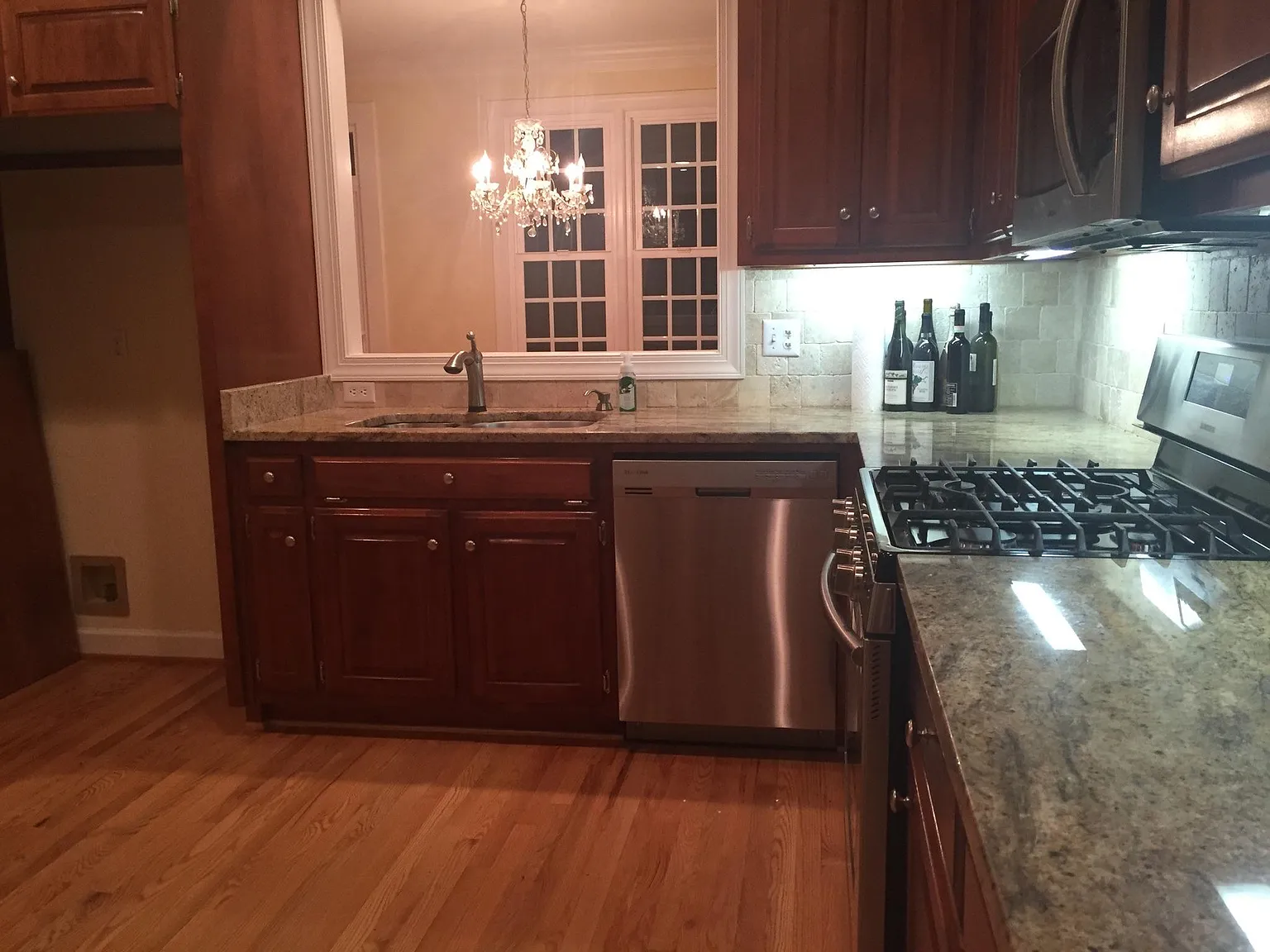 5 bed, 3.5 bath, 3300 sqft, $3,500 — Photo 4