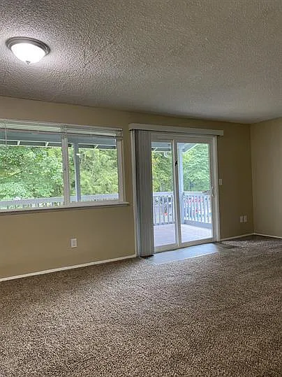 Riverside Manor — Photo 75