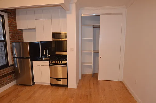 Rented by CITY SKYLINE REALTY INC | media 22