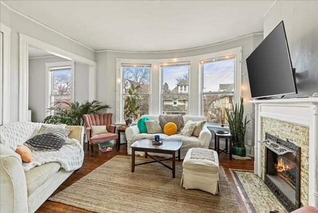 1st image of 1545A E Irving Pl #A