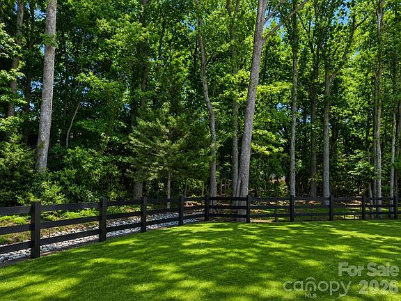 3rd image of 4919 Potter Rd