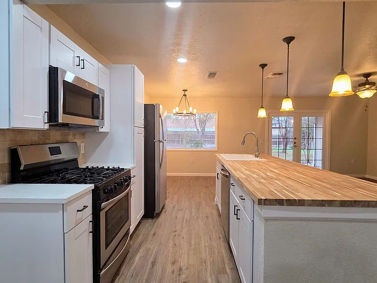 12426 Magnifico St — Photo 11