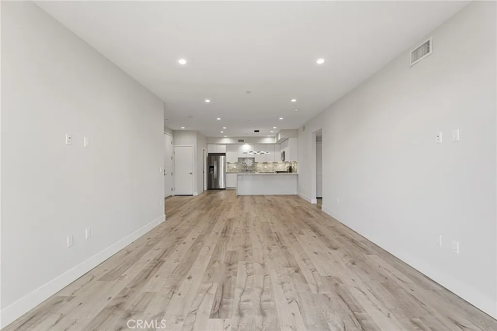 3 bed, 1680 sqft, $4,195 — Photo 2