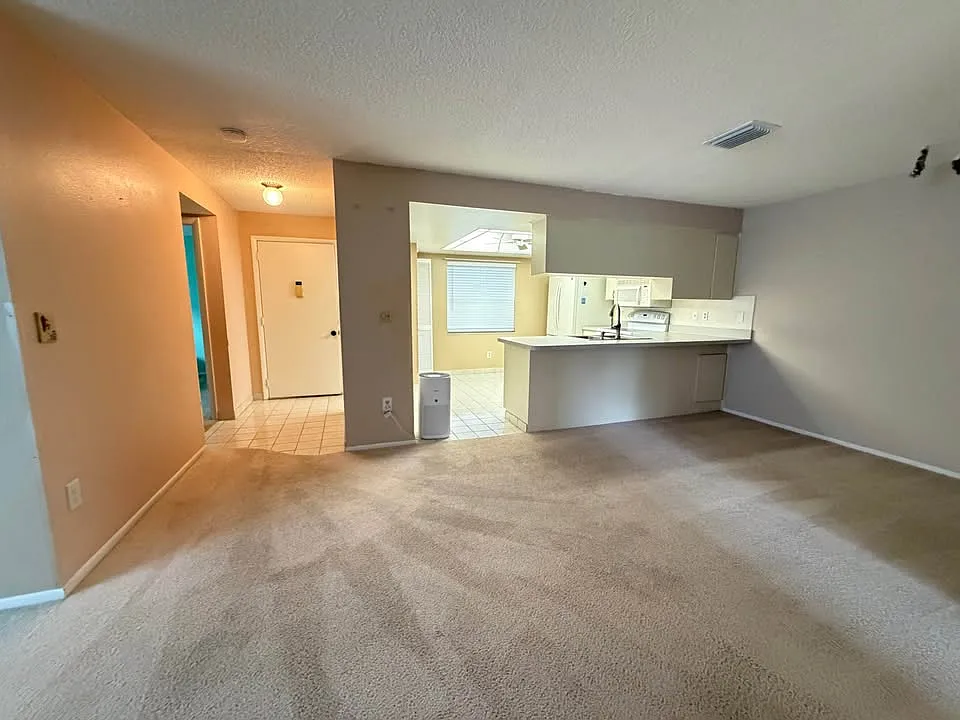 2 bed, 1148 sqft, $1,600 — Photo 3