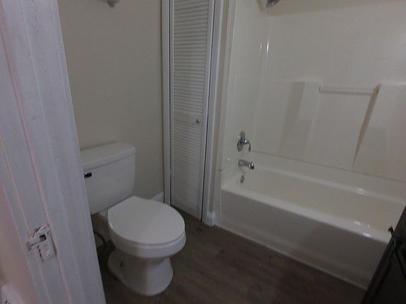 4th image of 2701 Seymour Ave APT 4