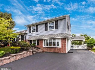 205 Bourne Dr, Broomall, PA 19008