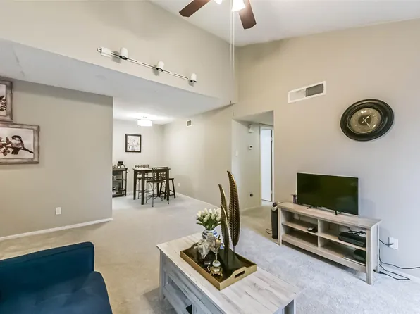 7900 N Stadium Dr APT 16, Houston, TX 77030