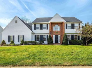 2148 Saint David Dr, Bettendorf, IA 52722