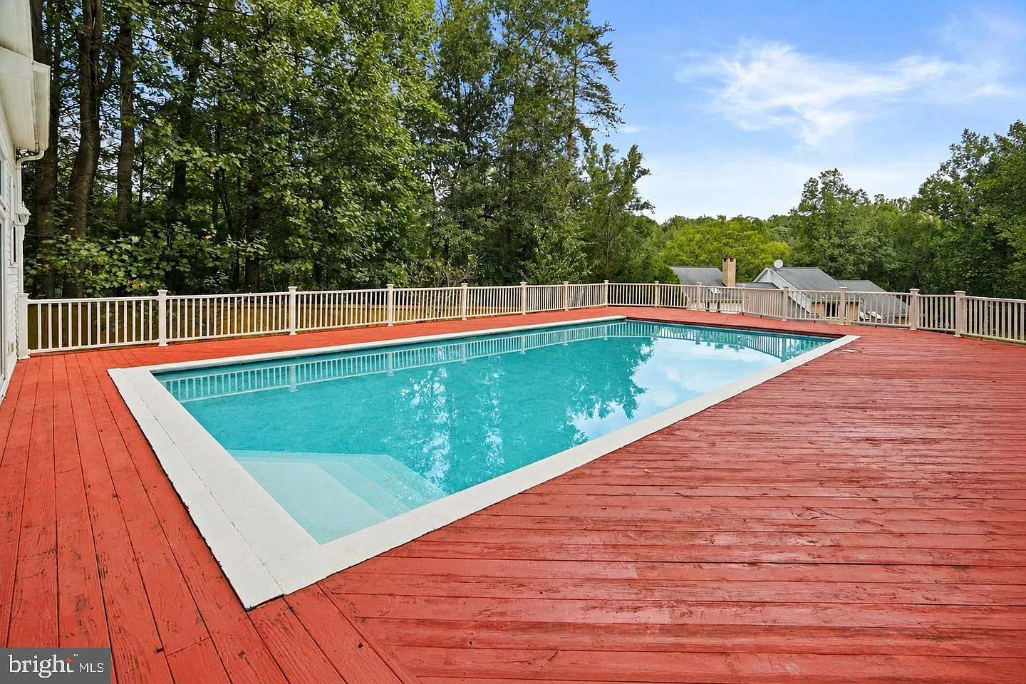 6 bed, 6.0 bath, 5335 sqft, $8,000 — Photo 2