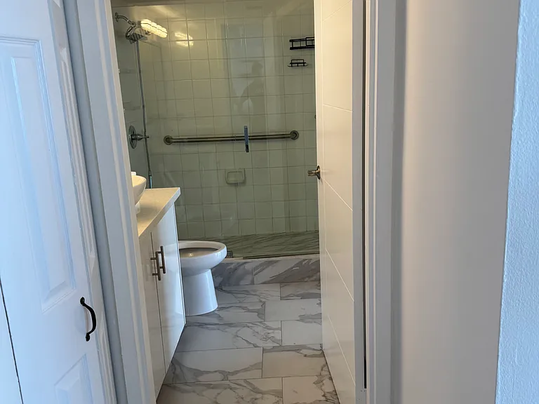 7601 E Treasure Dr #717 — Photo 25