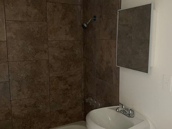 5th image of 429 Chama St SE #I