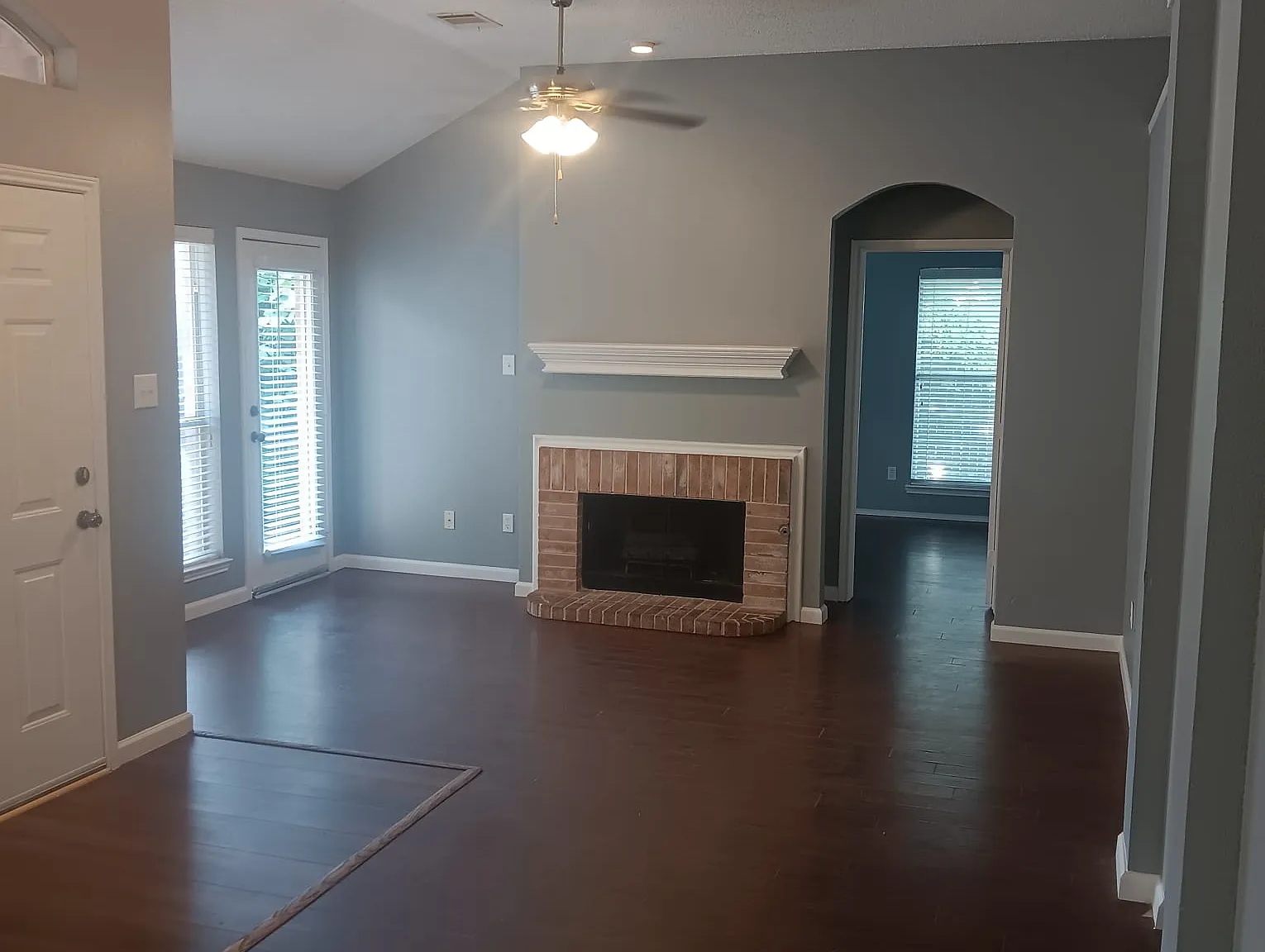3 bed, 1353 sqft, $2,199 — Photo 3