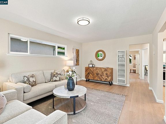 3rd image of 215 W 12th St