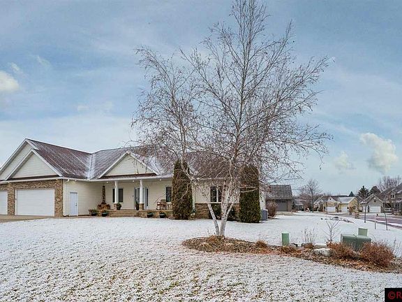 2nd image of 149 Hidden Oaks Cir