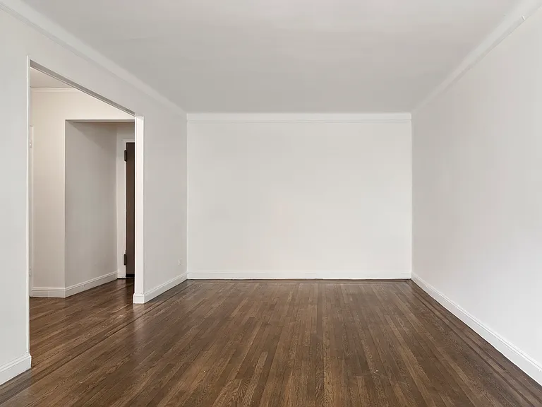 245 E 37th St #3G — Photo 5