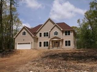 19 Ledgewood Cir, Belchertown, MA 01007