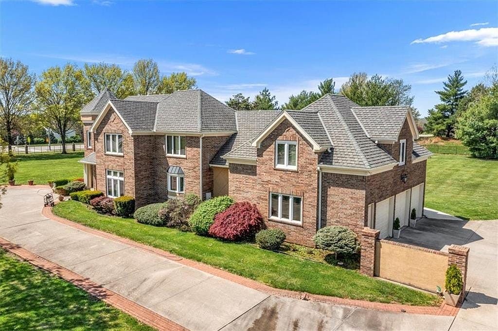 14200 Windsor St, Leawood, KS 66224 | Zillow