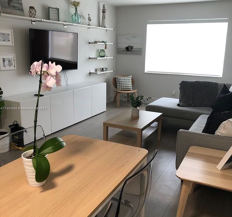 1st image of 200 Galen Dr APT 201