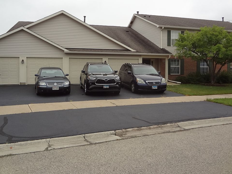 1st image of 1127 N Red Oak Cir
