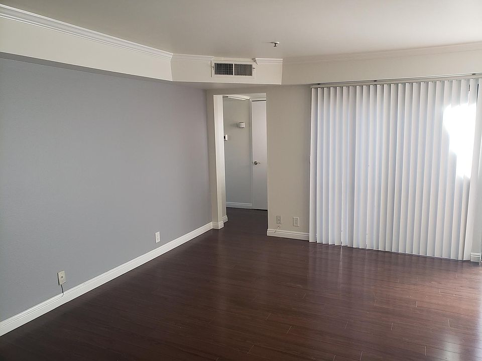 1st image of 11162 Camarillo St APT 305