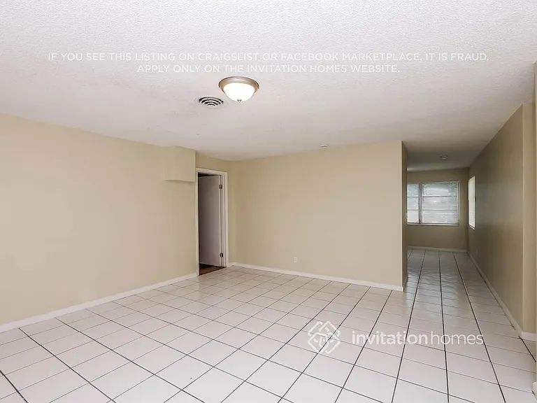 9413 SW 53rd St — Photo 4