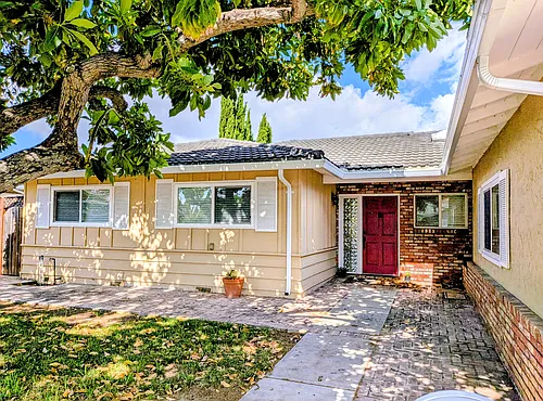 976 Trifone Dr Photo 1