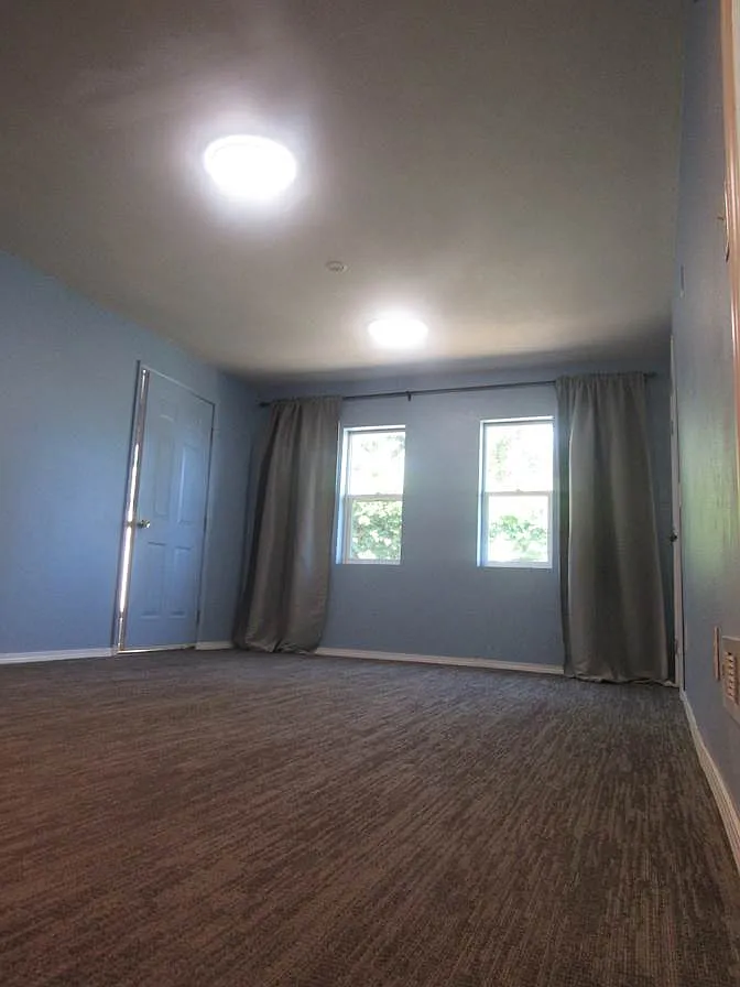 1134 S National Ave — Photo 2