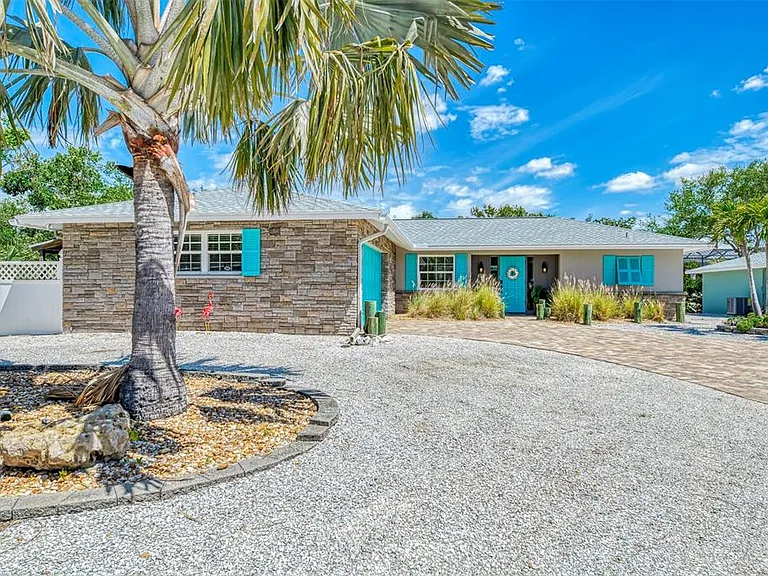 307 Avenida De Paradisio — Photo 4