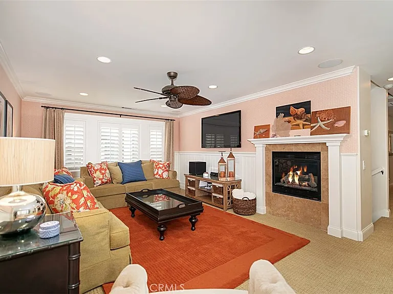 208 E Balboa Blvd — Photo 23