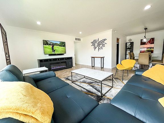 4th image of 3044 N 85th Pl