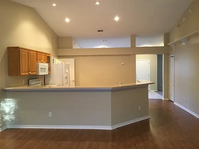 245 Johns Glen Dr — Photo 6