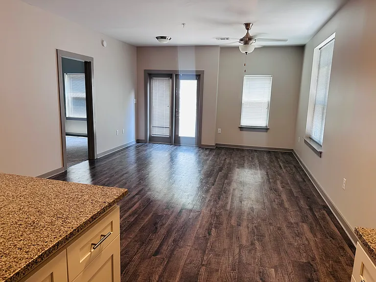 782 Riverfront Pkwy #101 — Photo 6