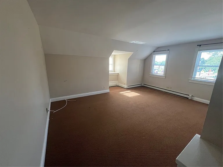 1698 Mount Hope Ave — Photo 7
