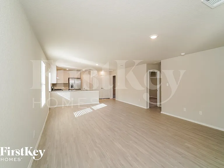 10783 Prusiner Dr — Photo 5