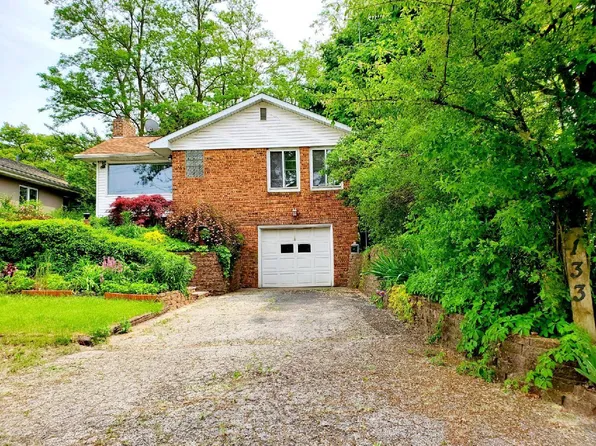 133 Shore Dr, Portage, IN 46368